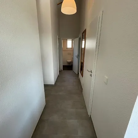 G16 Eingezaeuntes Haus Mit Terrasse Und Garten